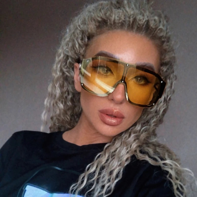 2022 Fashion Luxury Designer Oversized Square Sunglasses Men Women Vintage Big Frame Sun Glasses Mirror Rivet Shades UV400