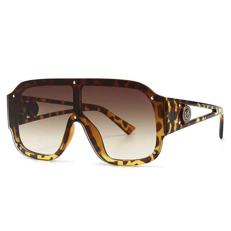 2022 Fashion Luxury Designer Oversized Square Sunglasses Men Women Vintage Big Frame Sun Glasses Mirror Rivet Shades UV400