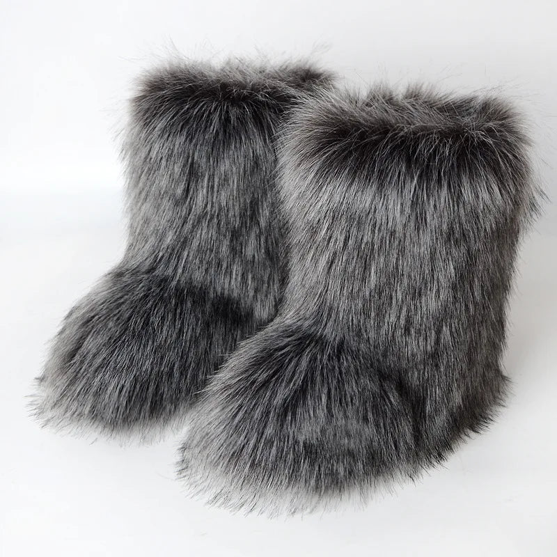 New Winter Fur Onepiece Raccoon Fur Female Snow Boots Fur Shoes Outdoor Mid Leg Boots