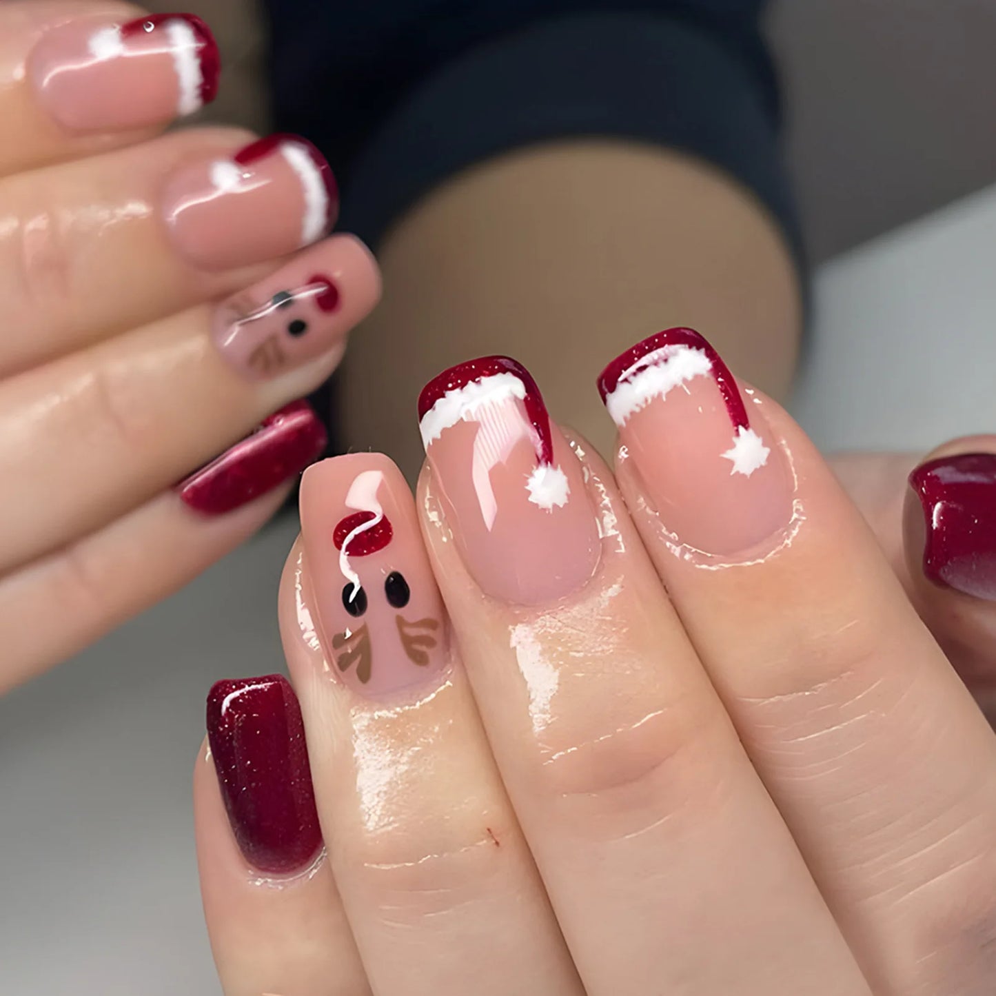 24pcs Glitter Pink Sequins Fake Nails 2025 Halloween Scary Skull Love Print False Nails Wearable European Ballet Press on Nails