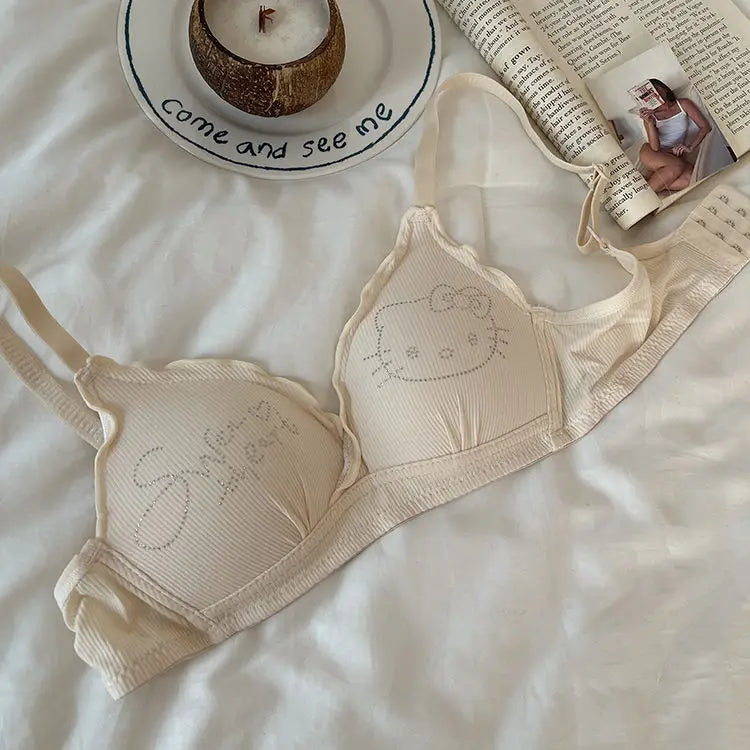 Kawai Sanrio Hello kitty cartoon cute youth underwear small breasts gathered breathable thin bra without steel rings new style