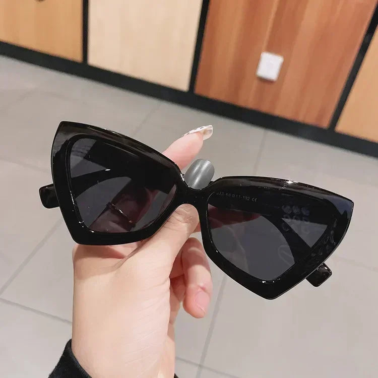 Fashion Cat Eye Sunglass Trendy Female Eyewear Luxury Irregular Frame Popular Women Travelling Sun Glasses Ultraviolet-proof