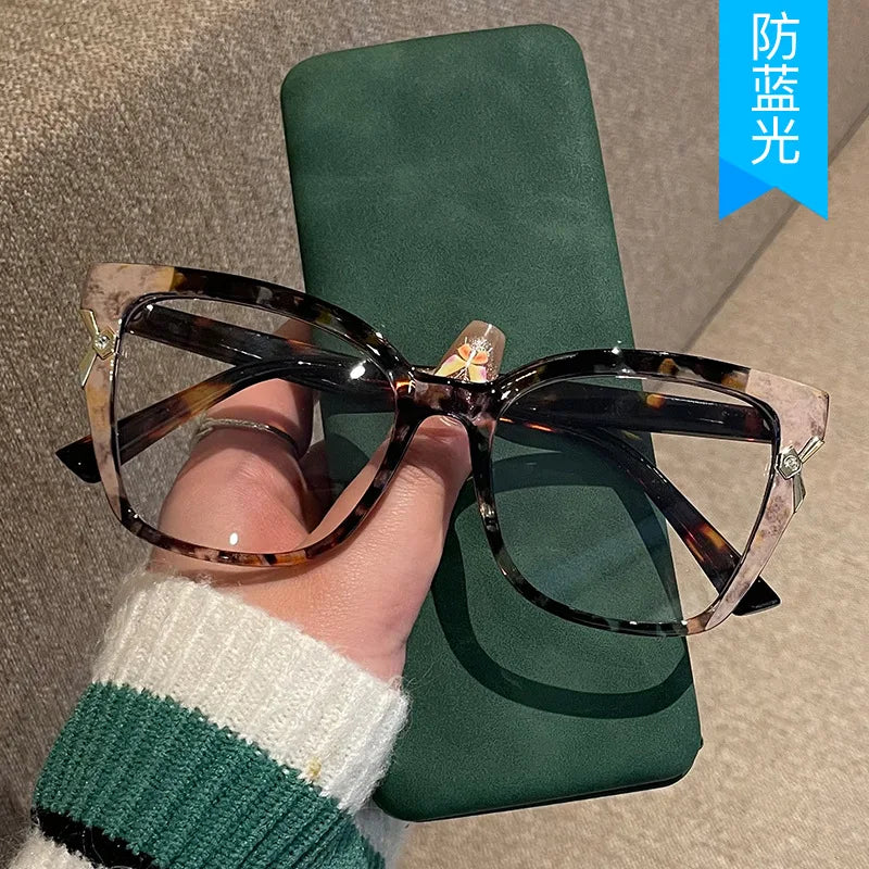 Fashion Trendy Woman Eyeglasses New Style Anti Blue Light Women's Glasses European American Eyeglass Frames