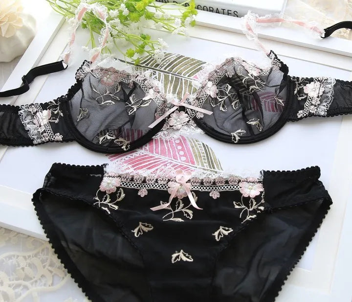 Luxury European and American Underwear Women Thin Big Size Sexy Bra Big Chest Small Lace Transparent Bra Set Perspective Winter