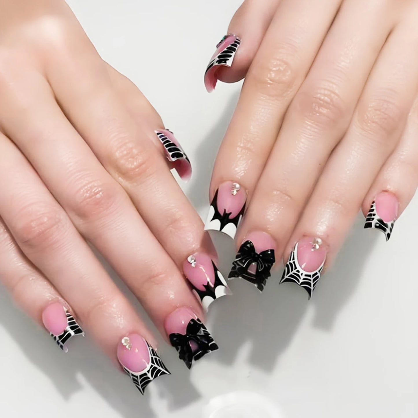 24pcs Glitter Pink Sequins Fake Nails 2025 Halloween Scary Skull Love Print False Nails Wearable European Ballet Press on Nails