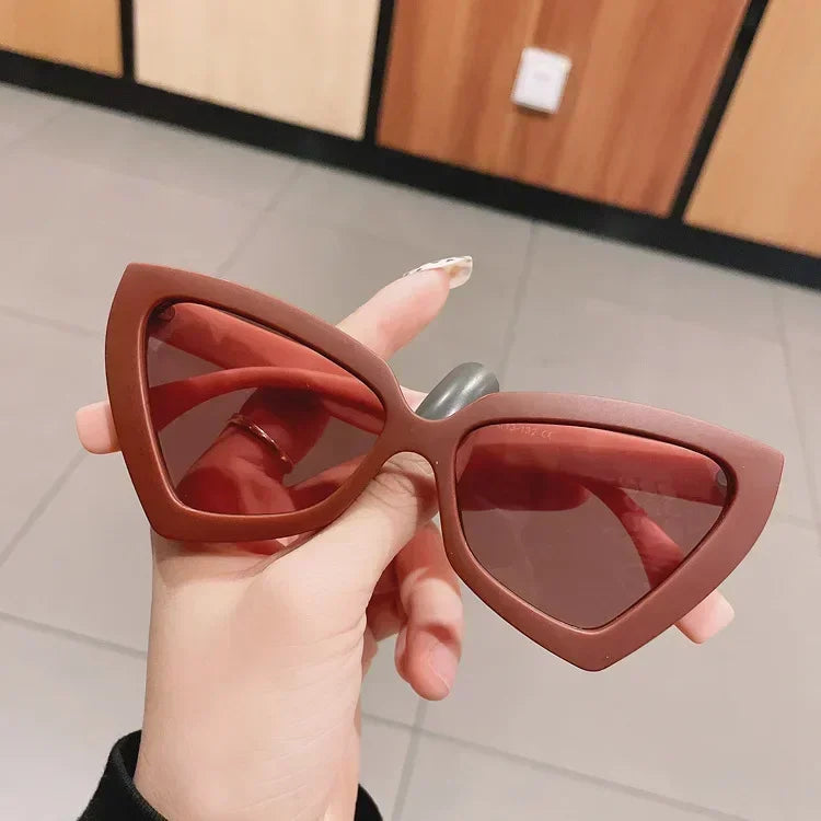 Fashion Cat Eye Sunglass Trendy Female Eyewear Luxury Irregular Frame Popular Women Travelling Sun Glasses Ultraviolet-proof