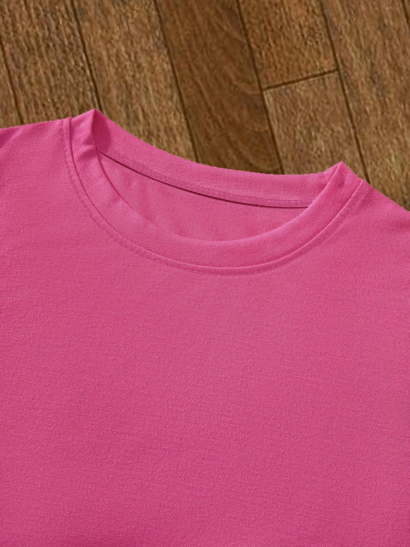 Two-Piece Set for Girls Aged 4 to 12, Includes a Short-Sleeved T-Shirt and Fitted Flared Pants—Style 67, Features Standard Casual and Comfortable Crew Neck Pants, Suitable for Outdoor Wear