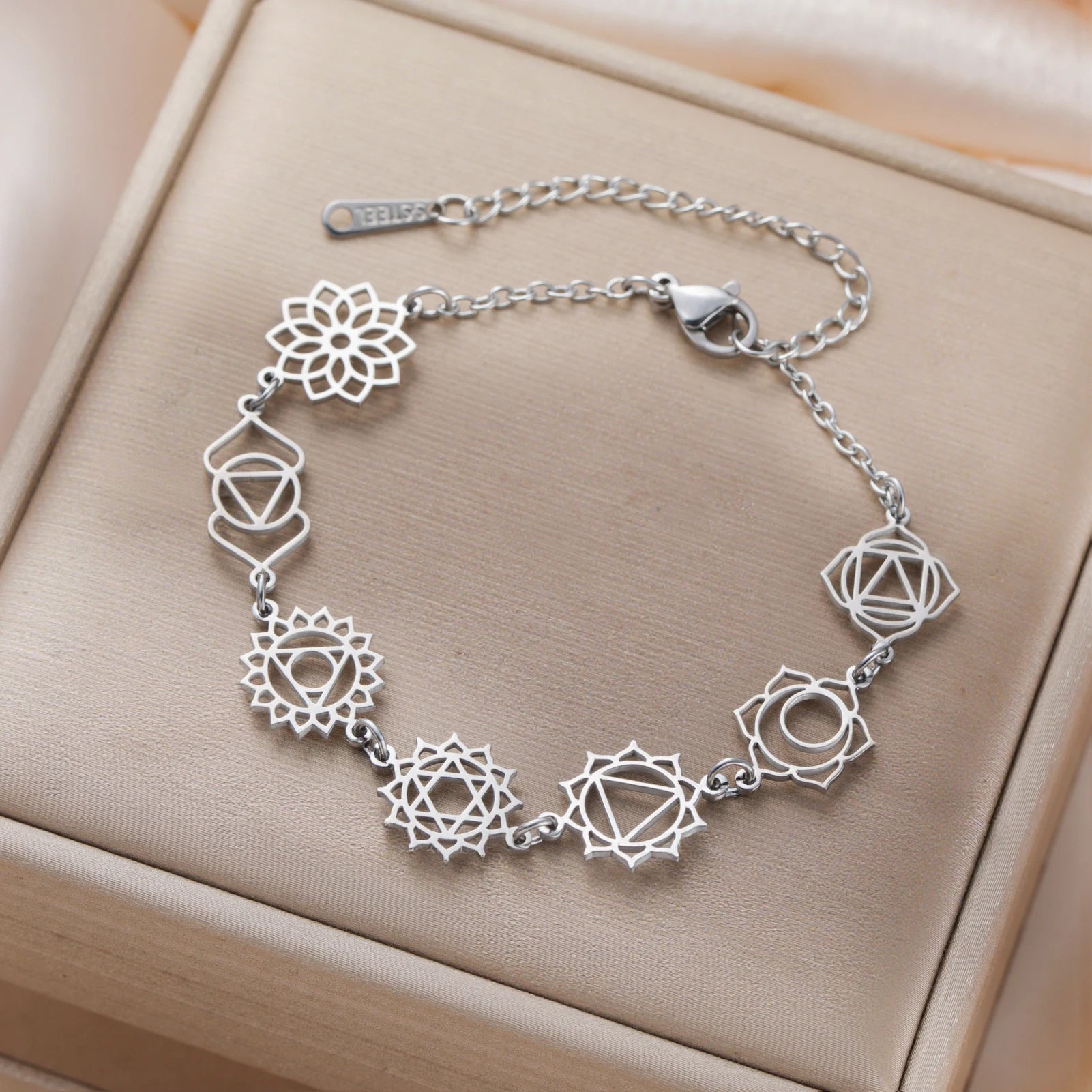 Cazador Yoga 7 Chakra Flower Charms Women's Bracelets Stainless Steel Gold Color Jewelry Hand Bracelet Meditation Amulet Gifts