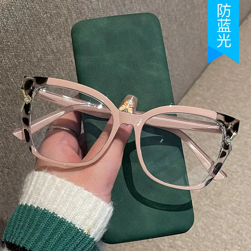 Fashion Trendy Woman Eyeglasses New Style Anti Blue Light Women's Glasses European American Eyeglass Frames