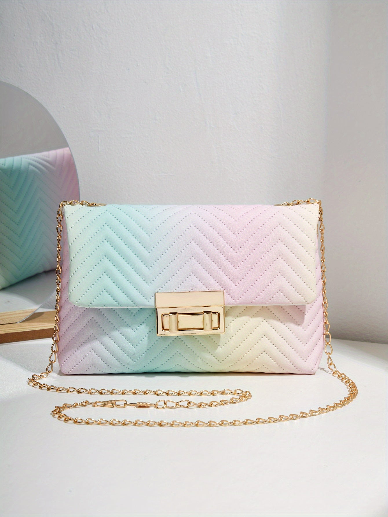 Ombre Wavy Quilted Crossbody Bag, Trendy Chain Shoulder Bag, Women's Turn Lock Flap Square Purses