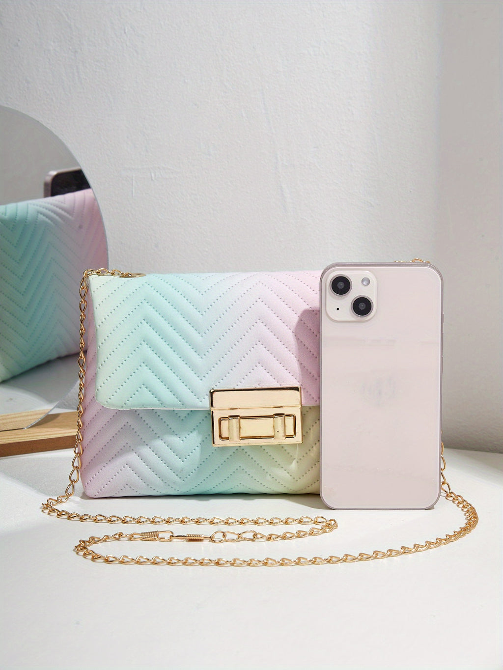 Ombre Wavy Quilted Crossbody Bag, Trendy Chain Shoulder Bag, Women's Turn Lock Flap Square Purses